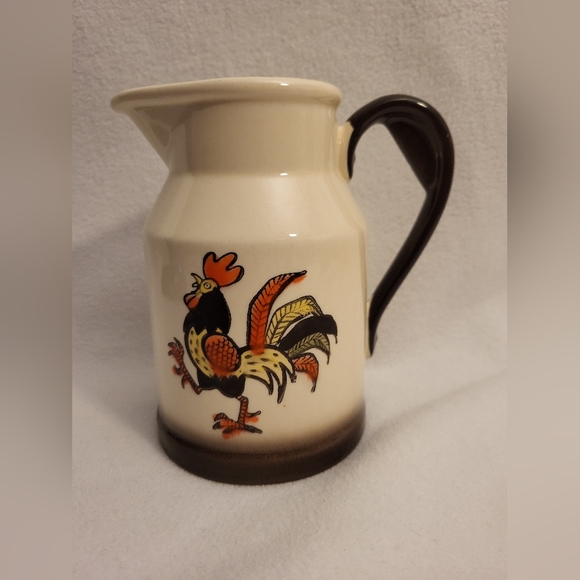 Metlox Other - Vintage Metlox Poppytrail red rooster pitcher.